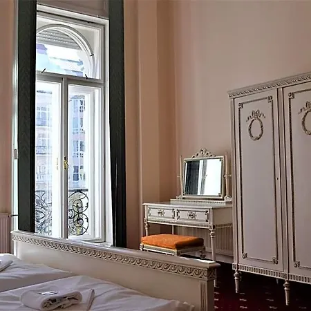 Palacky Karlovy Vary